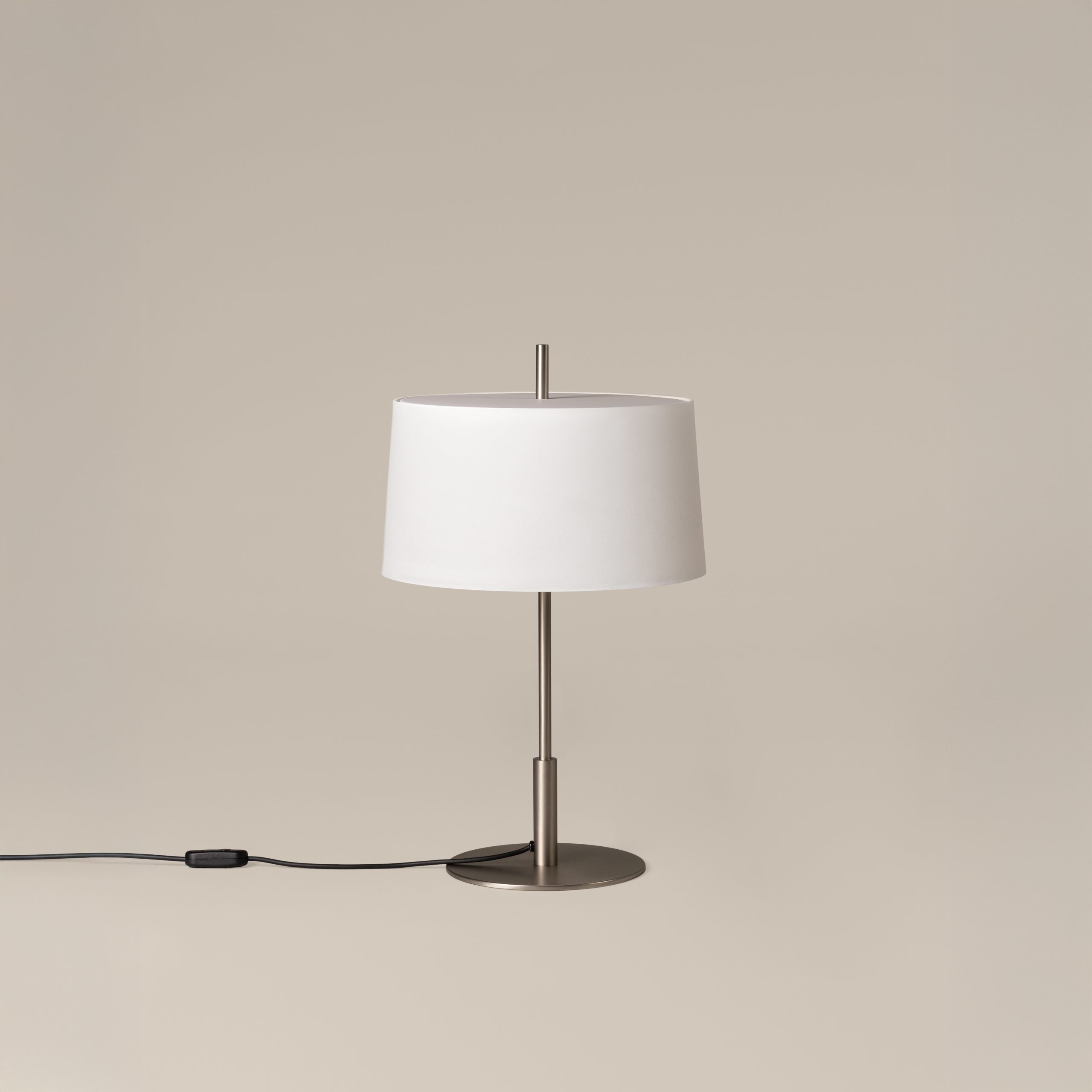 Diana-Menor-sobremesa-Blanco-Niquel-OFF-Santa-Cole-Enric-Badrinas-Cartulina-scaled