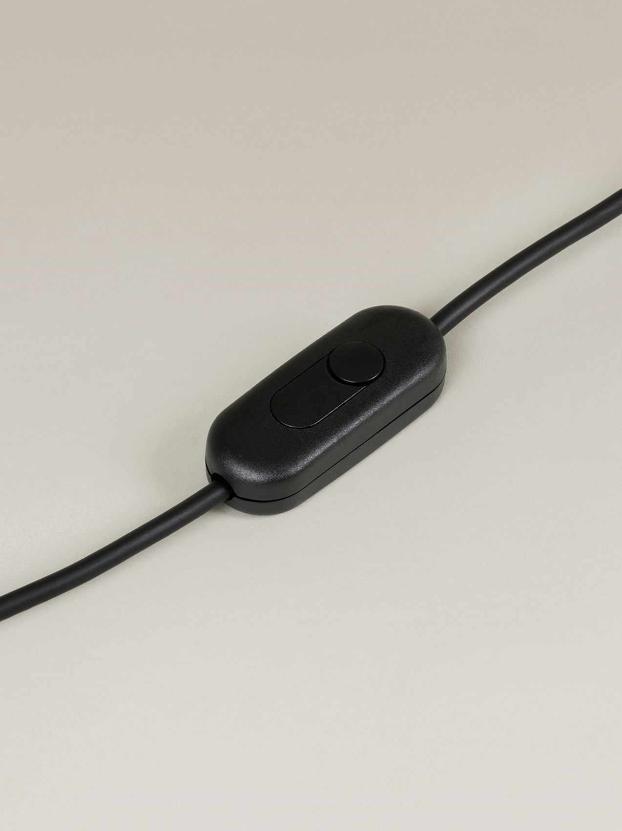 DIMMER_ELECTRONICO_DE_MANO_NEGRO_6STD35-O1.jpg