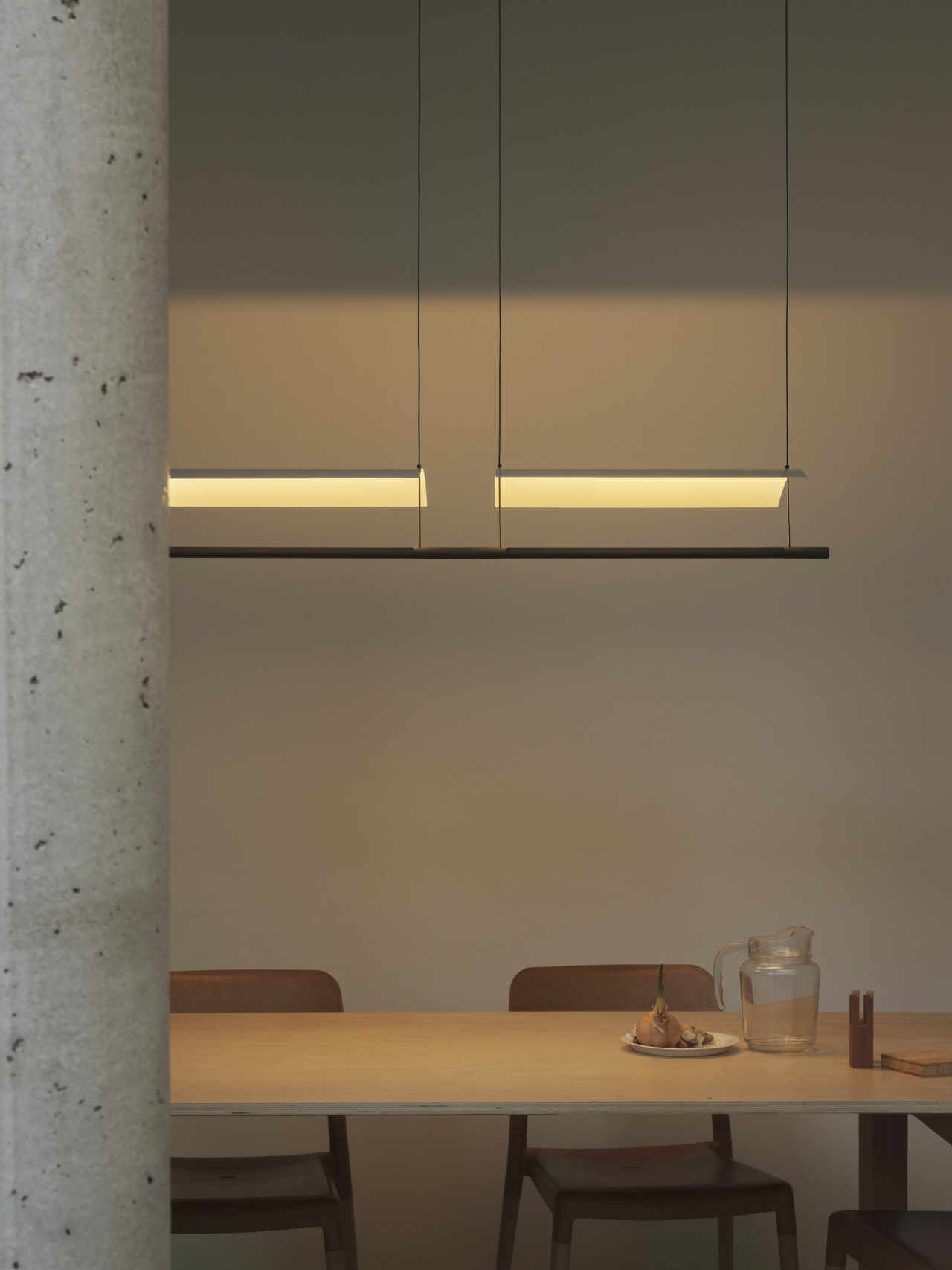 Lamina-45-suspension-ON-CasaCosta-JaraVarela-SantaCole-2023-03-x2400.jpg