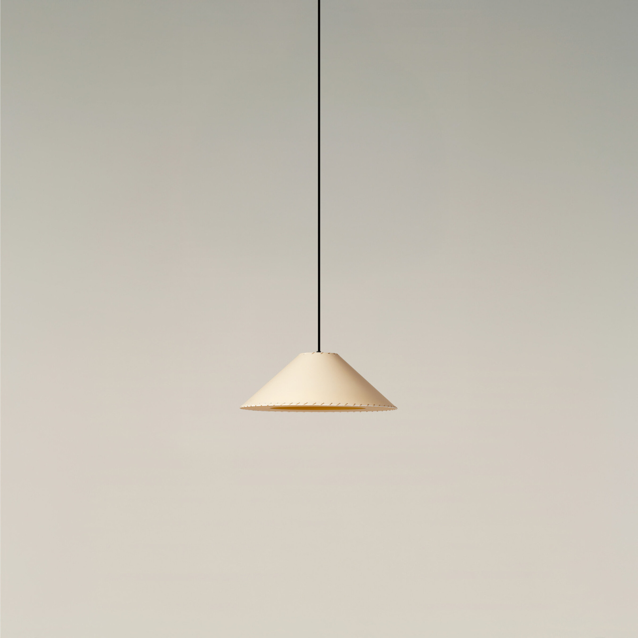 Sisisi-Conicas-Planas-MT4-beige-OFF-EnricBadrinas-2022-MT401-03-04-R25-x2400.jpg