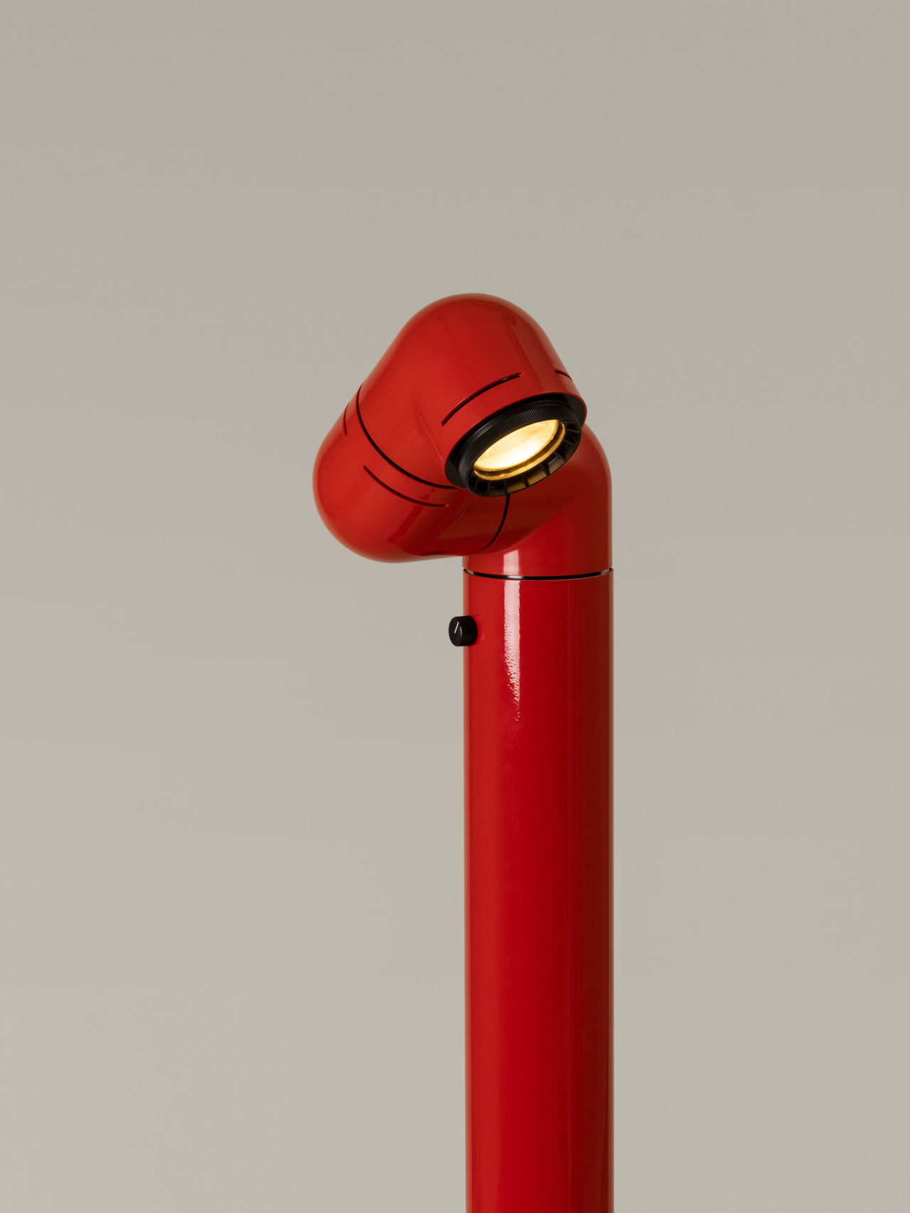 Tatu-Pie-Red-Enric-Badrinas-SantaCole-2021-DET-ON-12-TATSA02-x2400.jpg