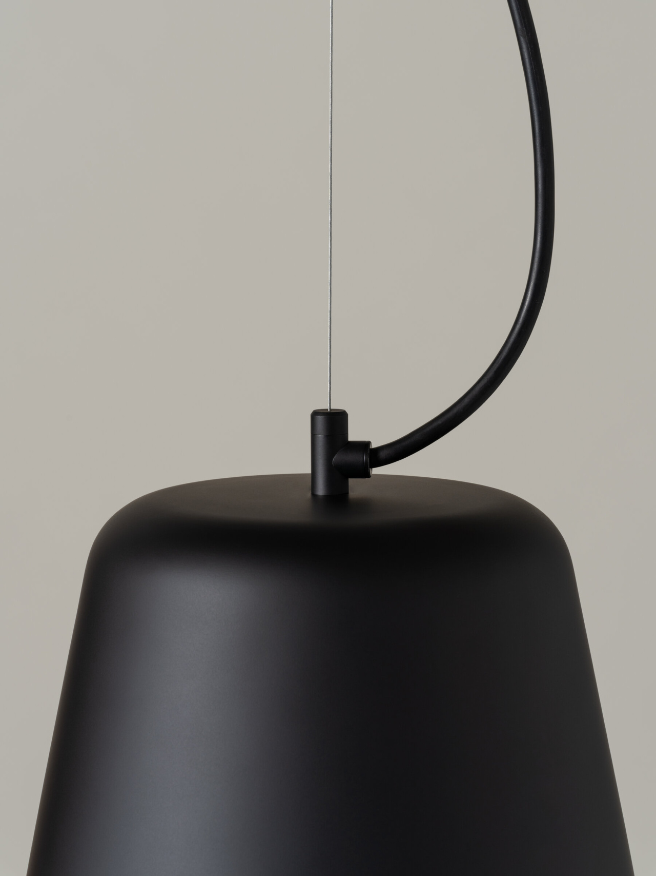 Vaso-negro-DET-EnricBadrinas-2022-VASPA02-VASPA02D-x2400.jpg