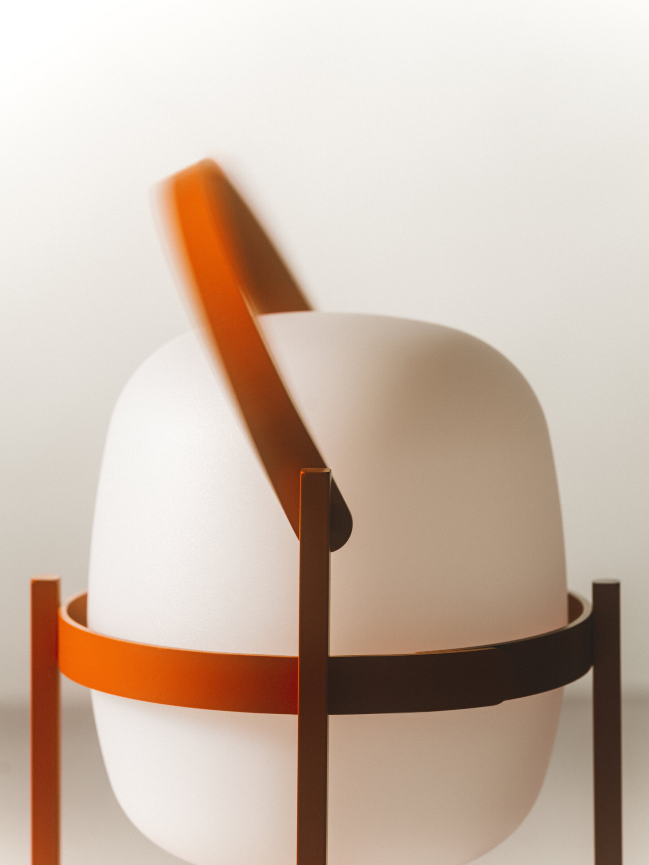 Cestita-Alubat-naranja-rojizo-Enric-Badrinas-2024-DET-2620-x2400.jpg