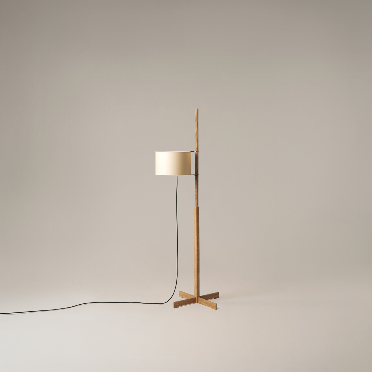 TMM-Roble-cartulina-beige-OFF-EnricBadrinas-2020-RET-R26-x2400.jpg