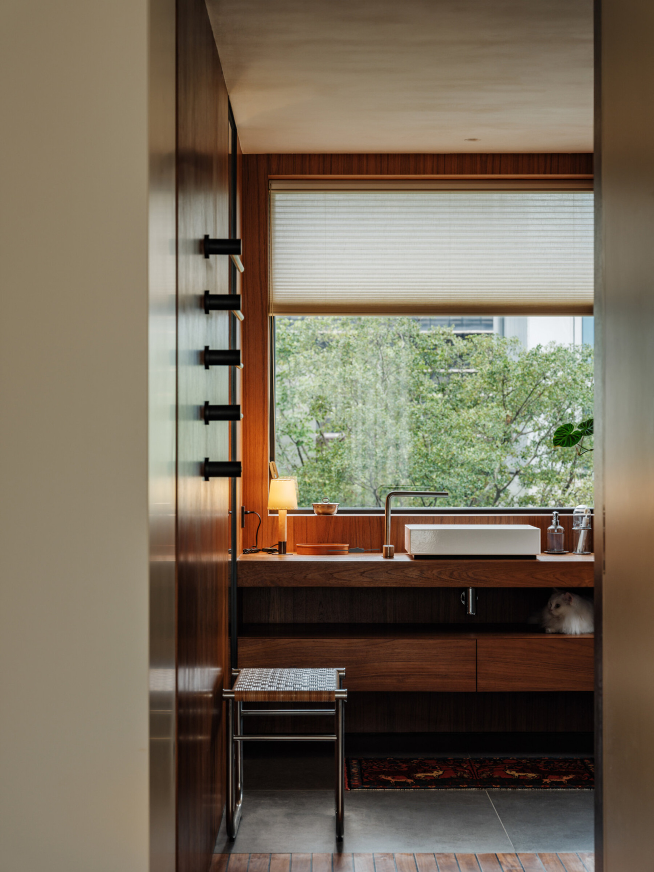 Hidden-Paradise-DAMO-Design-2022-A-Yong-31-BASICA-MINIMA-RET-x2400
