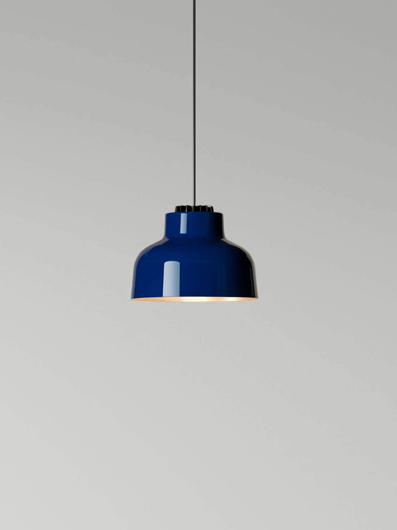 m64_pantalla_azul_ultramar_M6407_B-O1.jpg