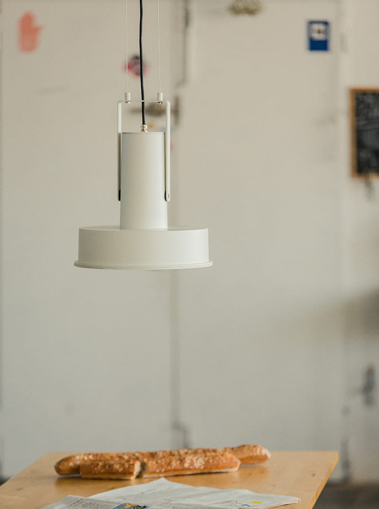 https://usa.santacole.com/wp-content/uploads/Arne-Domus-lamparas-de-suspension-equipo-santacole