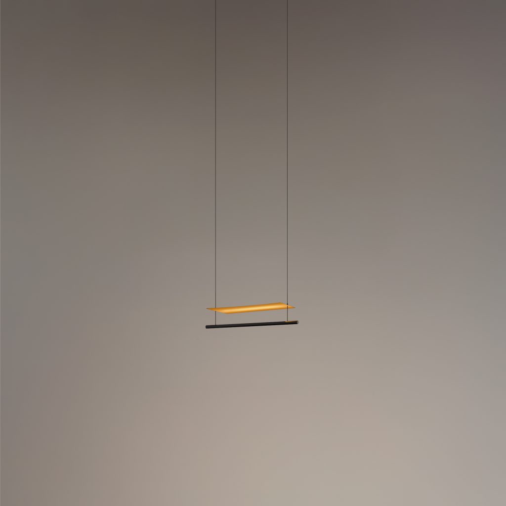 Lamina-Dorada-45-pendant-on-R25-1024x1024