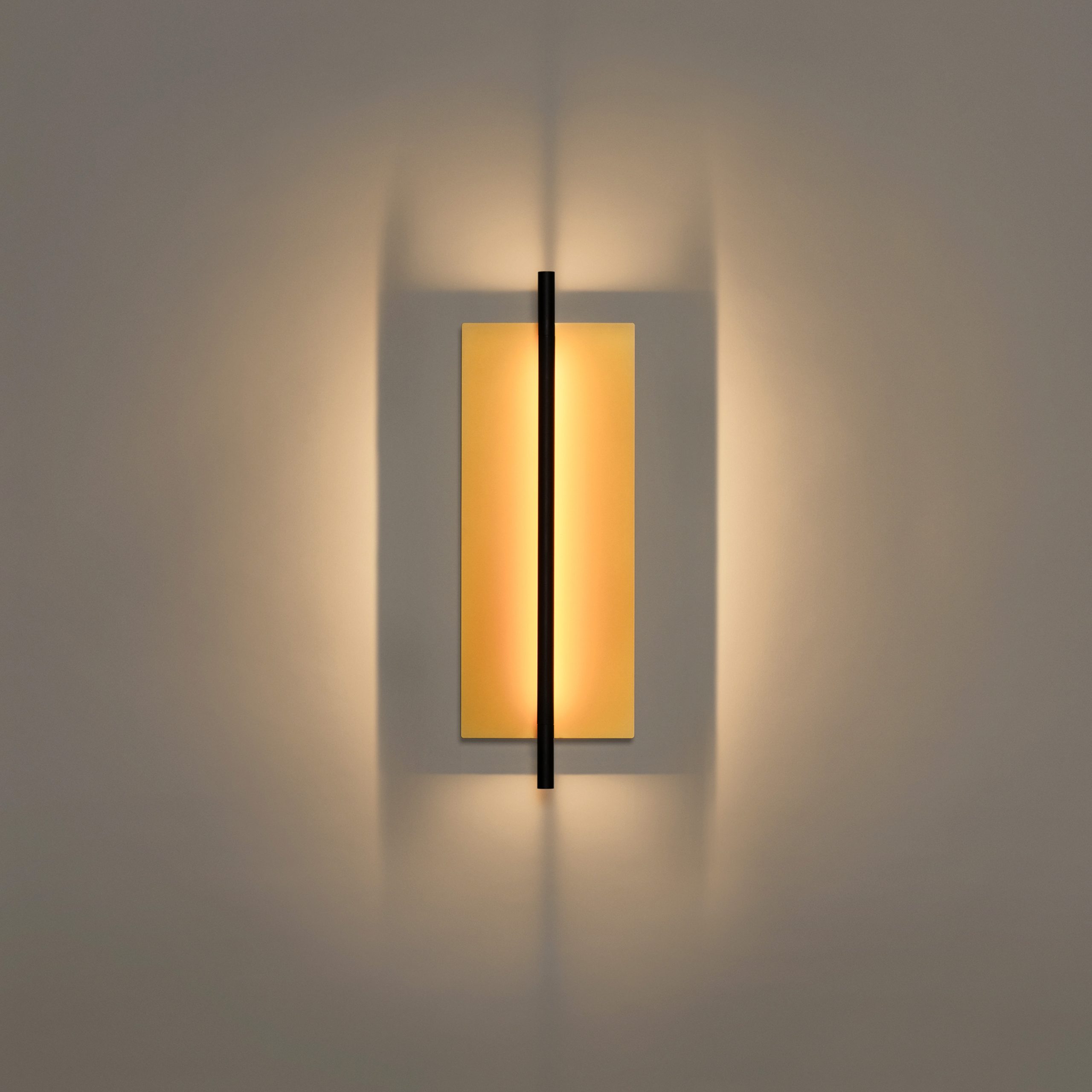 LaminaDorada-aplique-ON-EnricBadrinas-SantaCole-2022-v1-R25-scaled