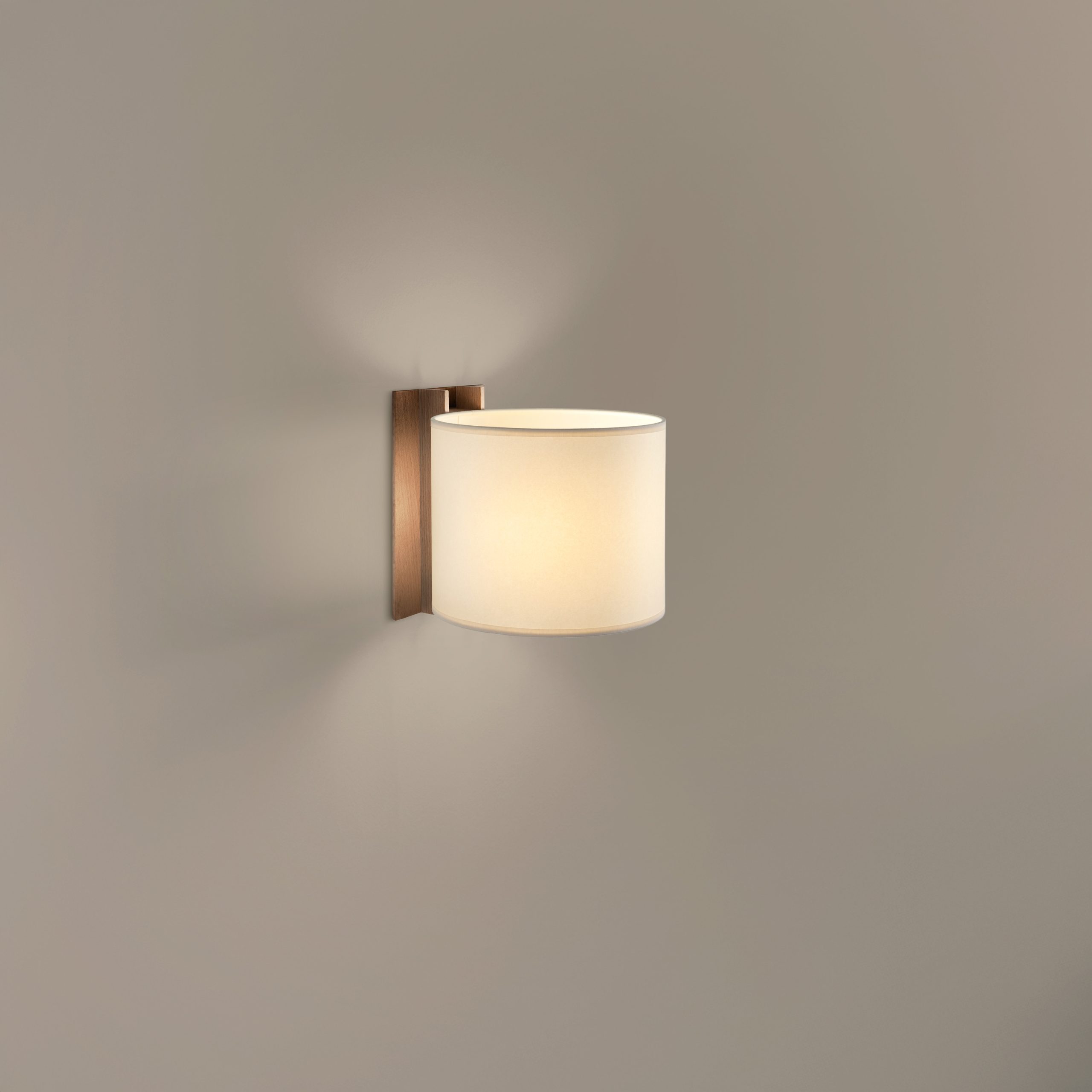 TMM-aplique-beige-nogal-ON-TMMWA04UL-R25-scaled