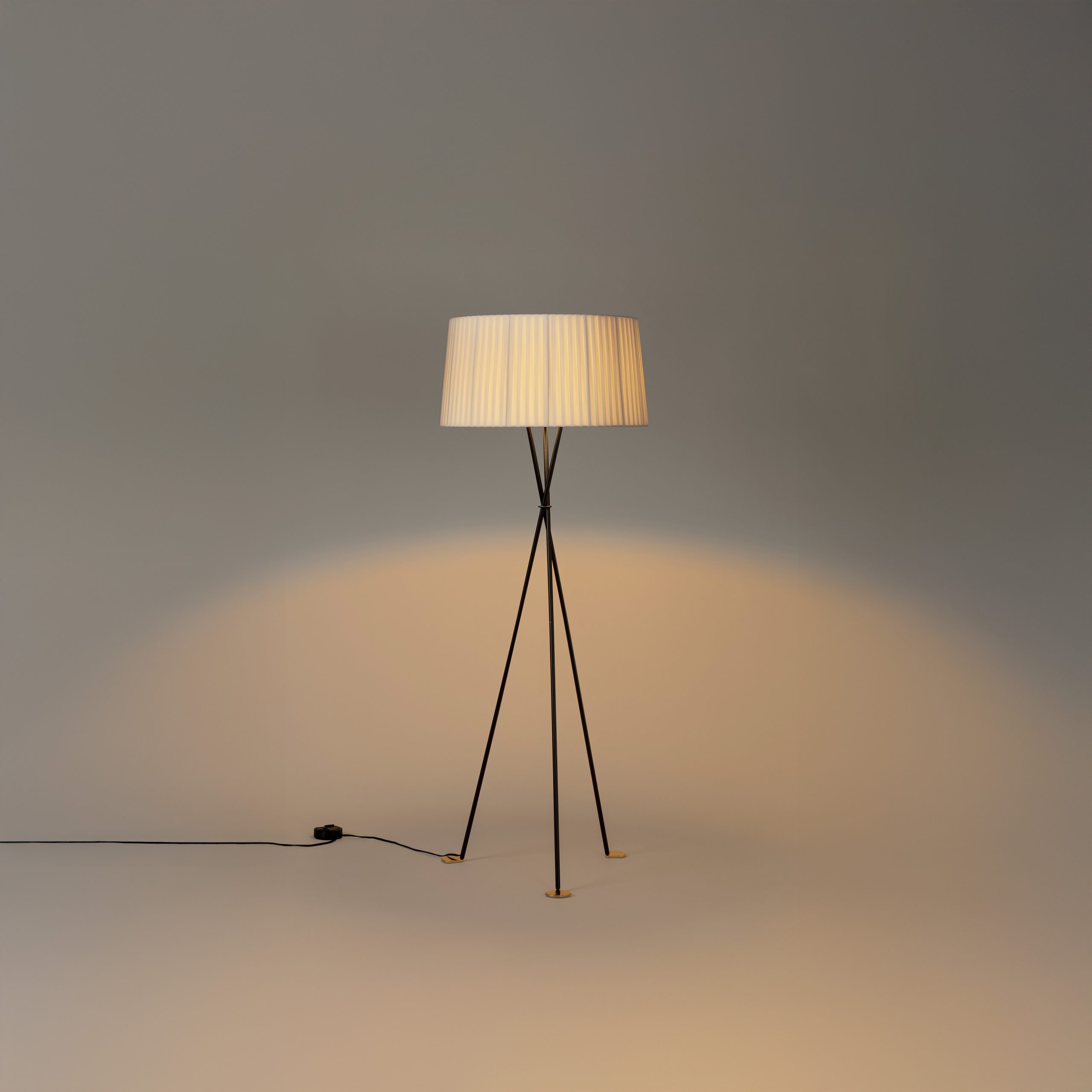 Tripode-G5-cinta-crudo-ON-Enric-Badrinas-2020-UL-R25-scaled