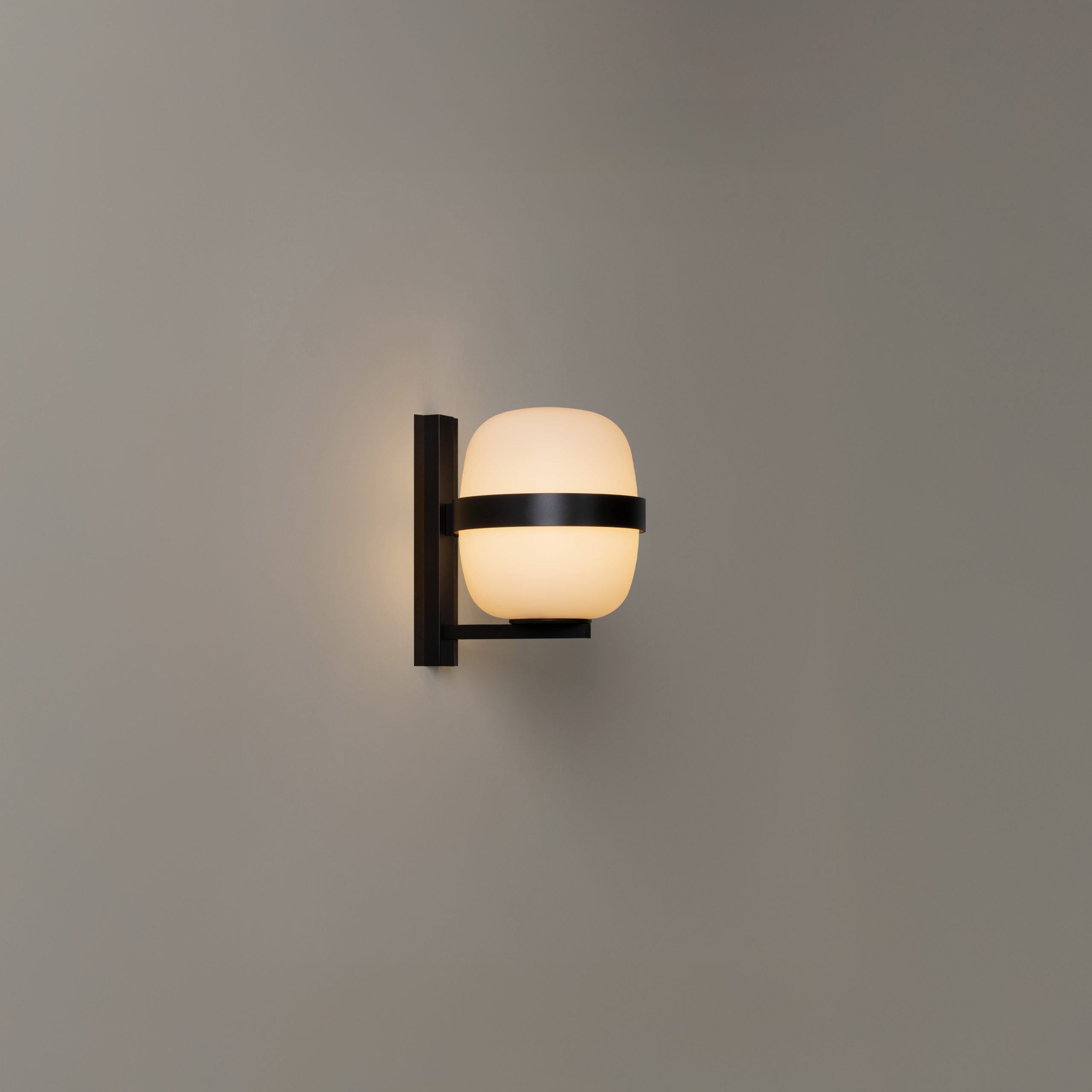 Wally-Cestita-Negro-ON-WALWA01UL-R25-scaled