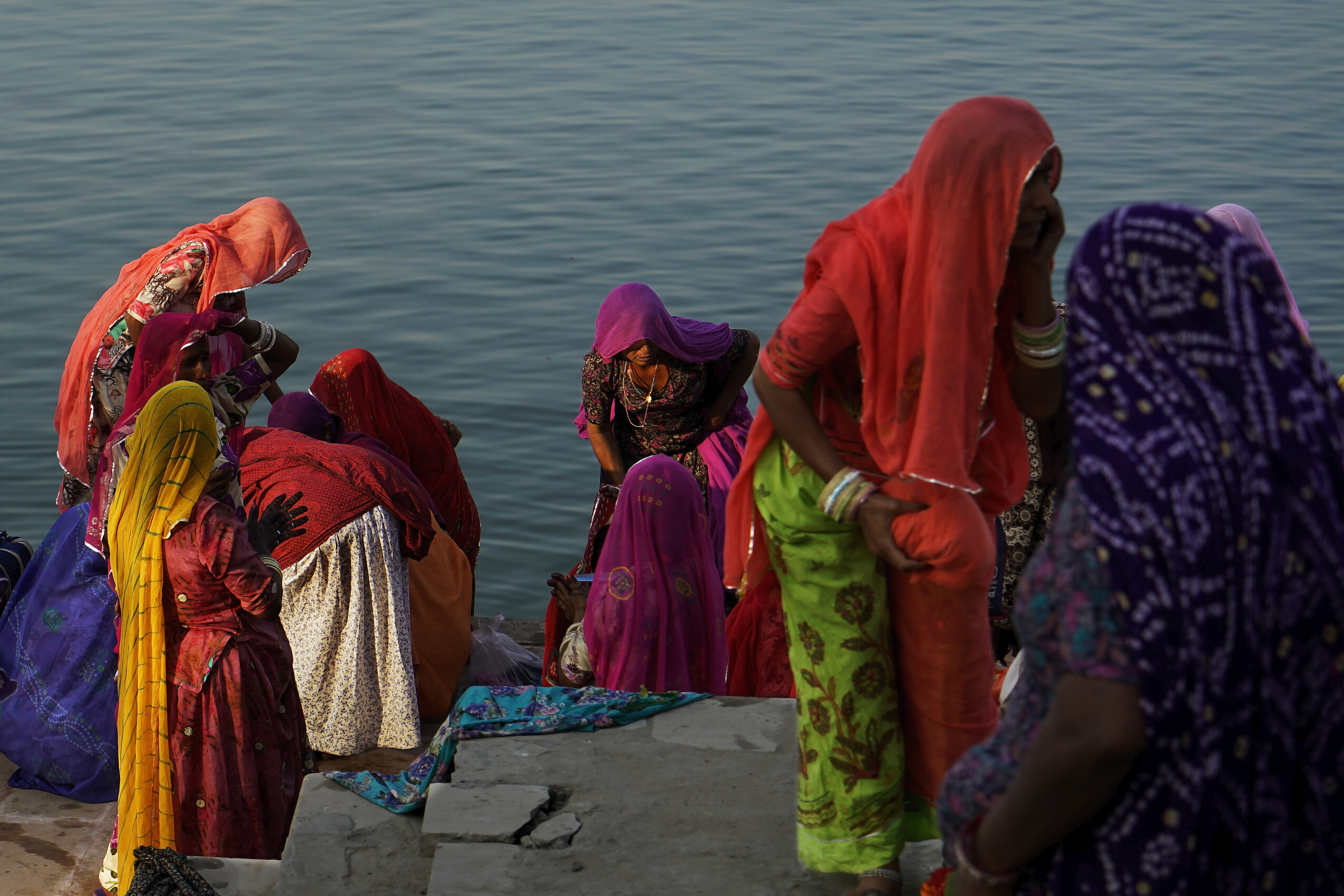 https://usa.santacole.com/wp-content/uploads/arte-lago-sagrado-de-pushkar-1386