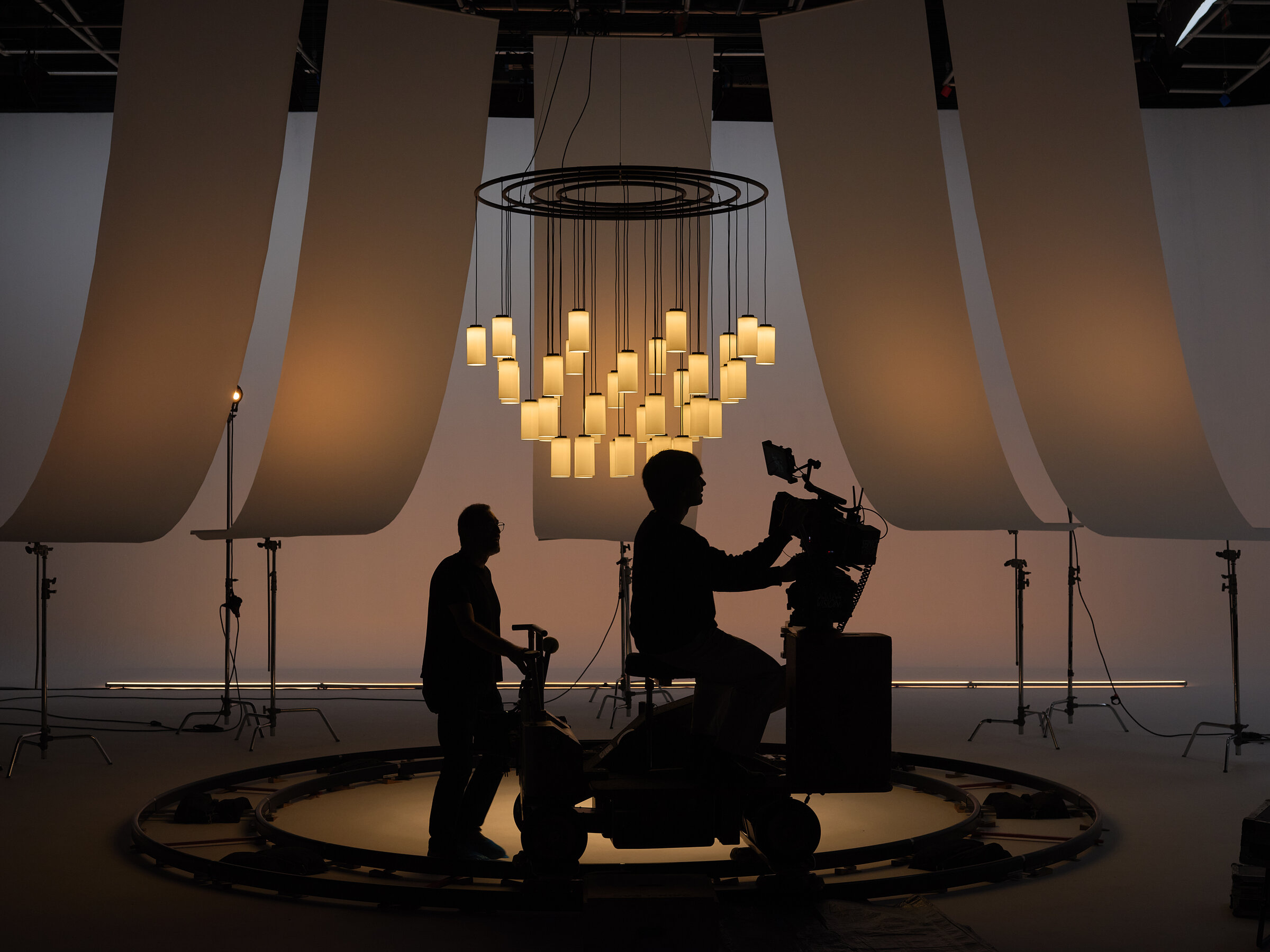 Cirio-Chandelier-jaravarela-santacole-2025-0635-RET-x2400.jpg