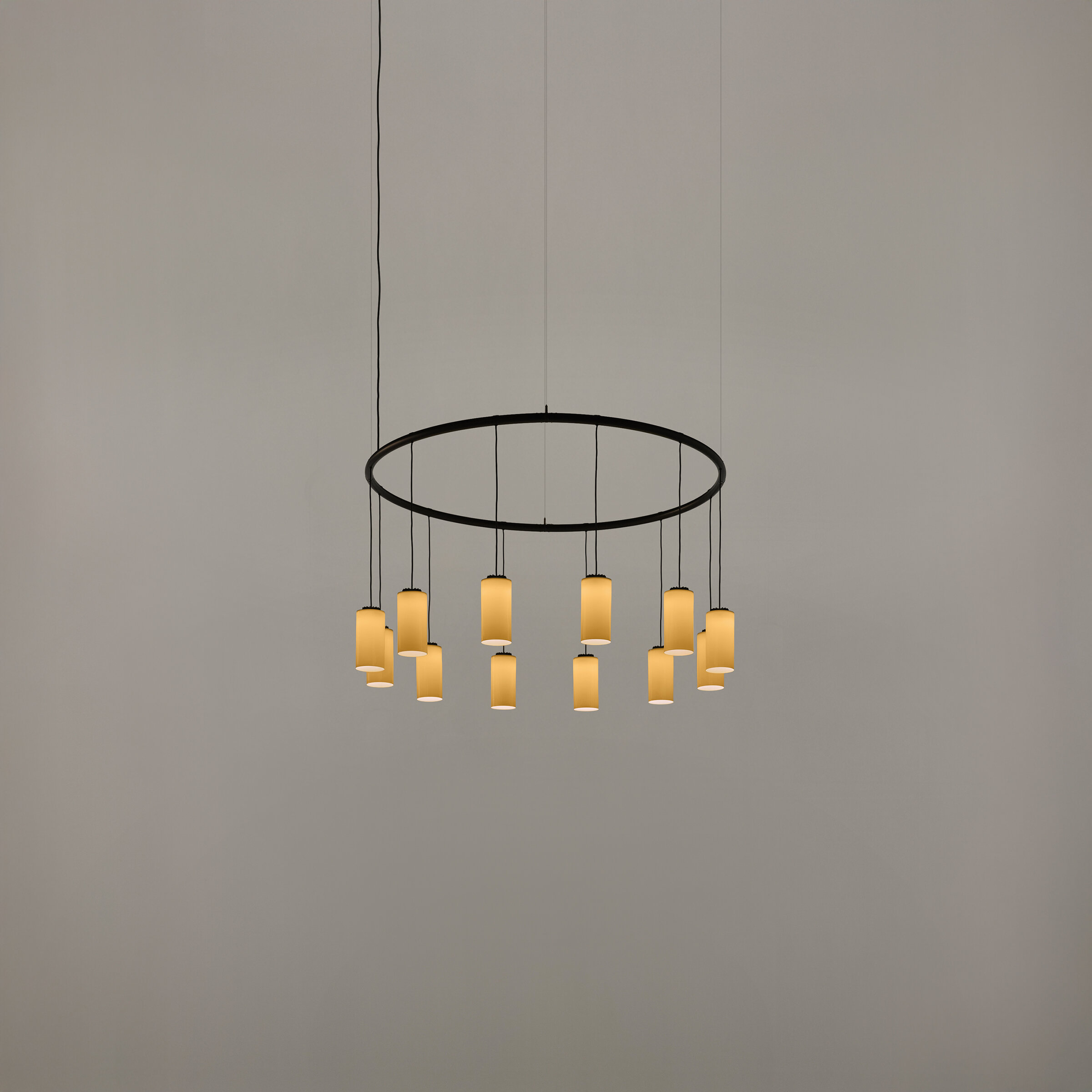 Cirio-Circular-S-Porcelana-ON-R25-x2400.jpg