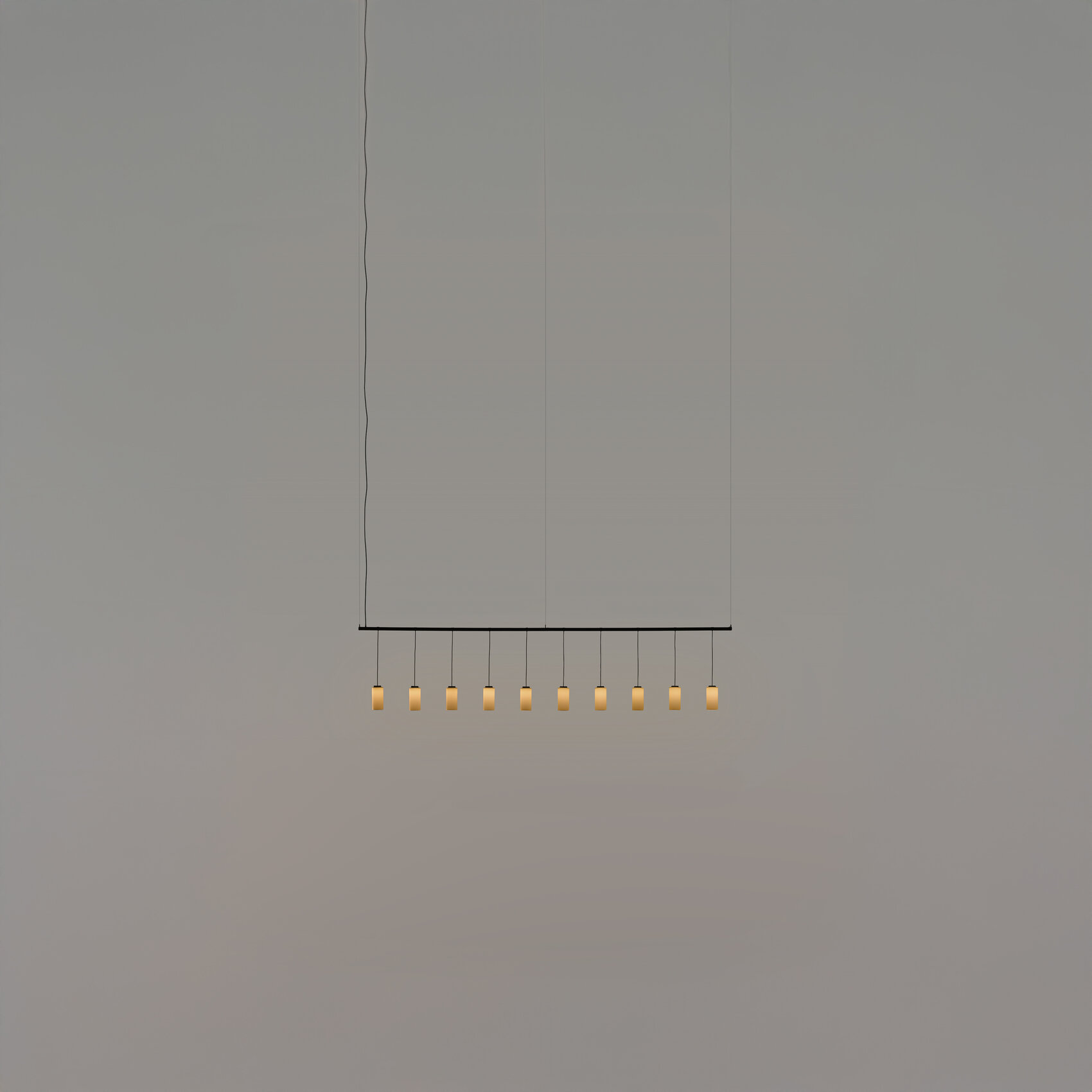 Cirio-Lineal-2tramos-Porcelana-ON-CILPB01-02-02D-R25-x2400.jpg