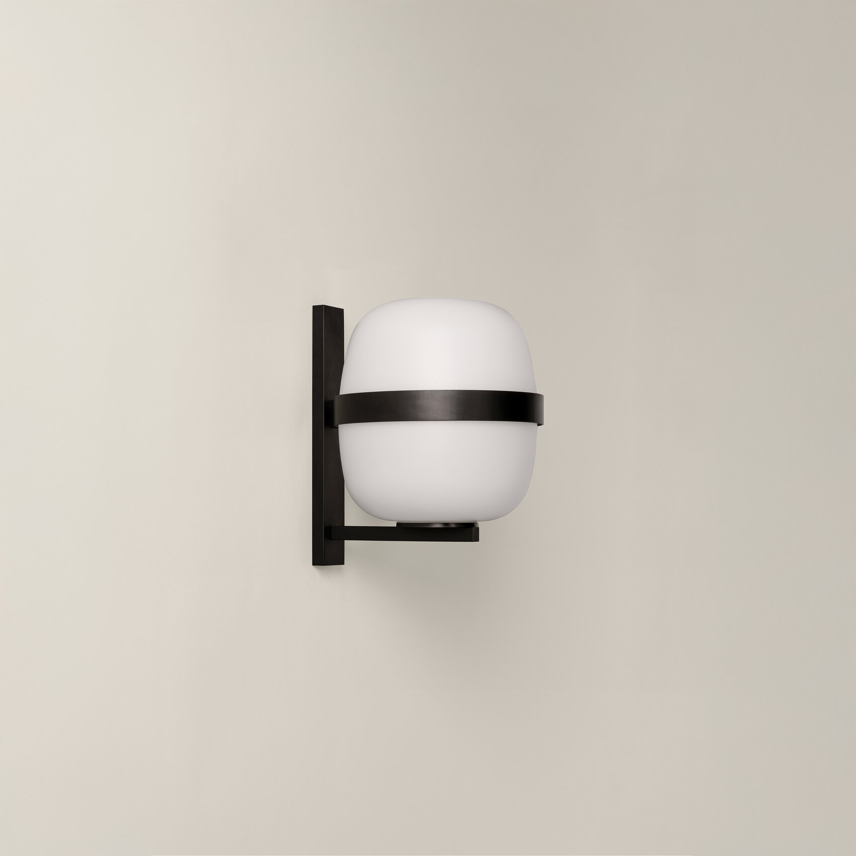 Wally-Cesta-Negro-OFF-WALB01-R25-x2400.jpg