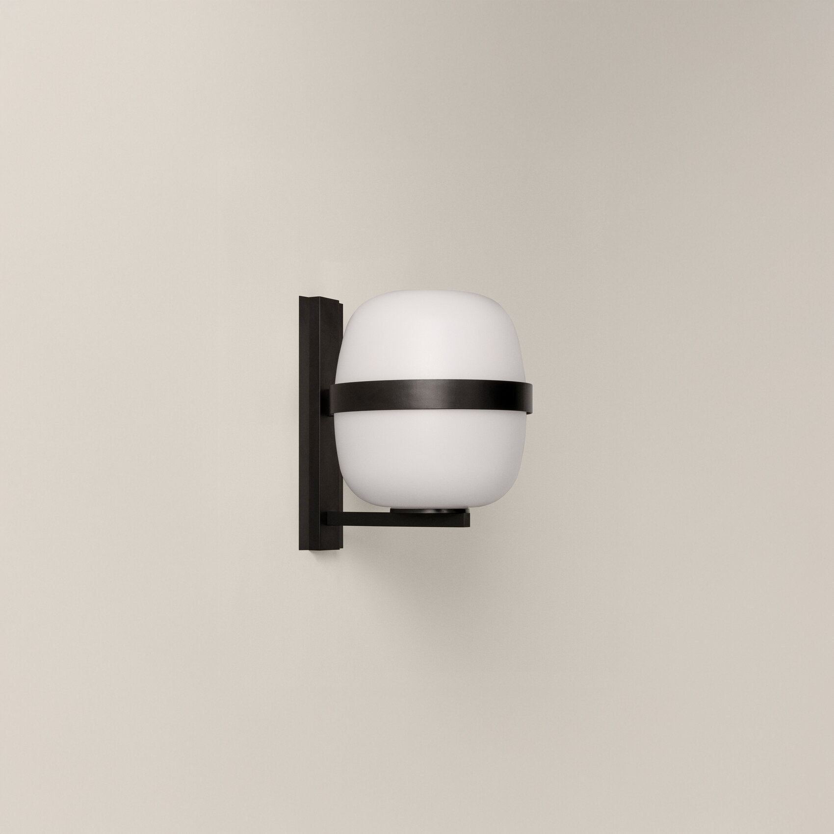 Wally-Cesta-Negro-OFF-WALB01UL-R25-x2400.jpg
